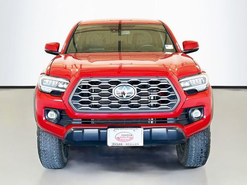 Used 2022 Toyota Tacoma TRD Off-Road w/ Technology Package AWD/4WD image 2