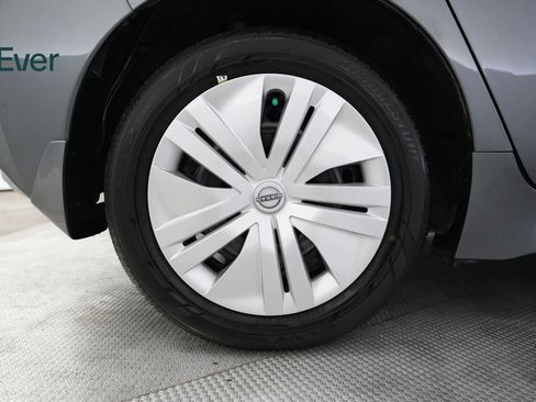 Used 2025 Nissan Leaf S FWD image 22