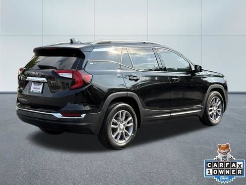 Used 2024 GMC Terrain SLT FWD image 3