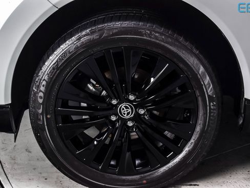 Used 2024 Toyota Venza Nightshade image 10