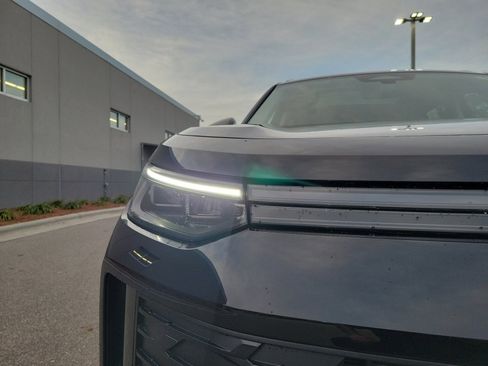 New 2026 Volkswagen Tiguan SE FWD image 24