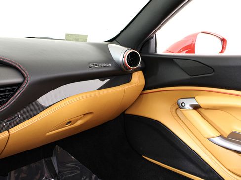 Certified 2022 Ferrari F8 Tributo RWD image 47
