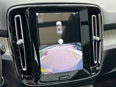 New 2026 Volvo XC40 B5 Core w/ Climate Package image 21