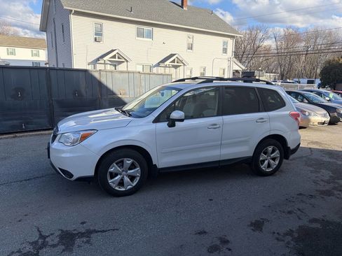 Used 2014 Subaru Forester 2.5i Premium w/ All-Weather Package image 2