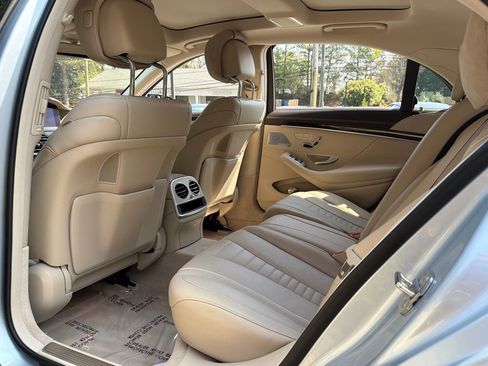Used 2019 Mercedes-Benz S 560 Sedan image 30