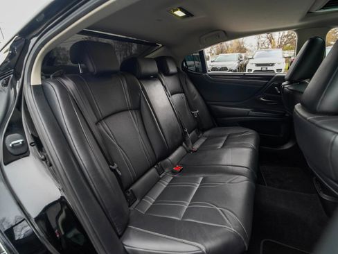 Used 2020 Lexus ES 300h Ultra Luxury image 32