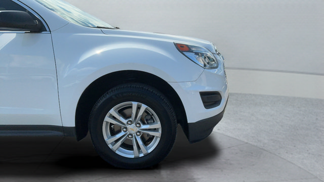 Used 2017 Chevrolet Equinox LS FWD image 26