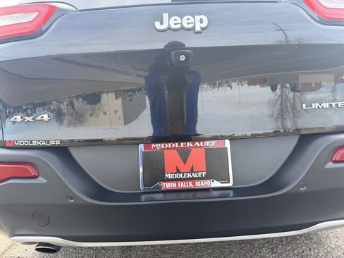 Used 2018 Jeep Cherokee Limited image 13