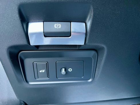 Used 2022 Land Rover Discovery Sport S R-Dynamic image 34