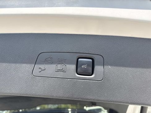 Certified 2023 Lincoln Corsair FWD w/ Equipment Group 101A image 12