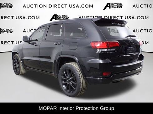 Used 2021 Jeep Grand Cherokee Laredo AWD/4WD image 5