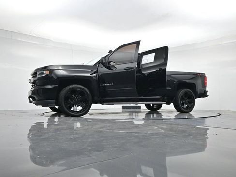Used 2018 Chevrolet Silverado 1500 LT w/ All Star Edition image 52