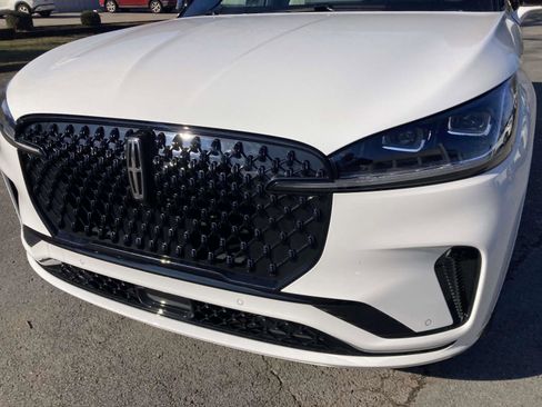 New 2026 Lincoln Aviator Black Label w/ Jet Appearance Package image 10