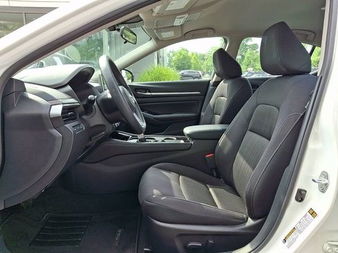Used 2023 Nissan Altima 2.5 SV AWD/4WD image 17
