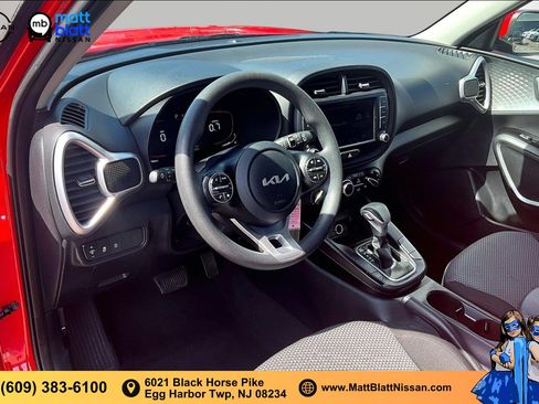 Used 2023 Kia Soul LX w/ LX Technology Package FWD image 13