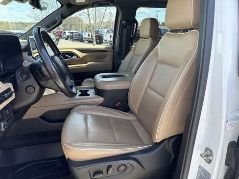 Used 2021 Chevrolet Suburban Premier w/ Premium Package image 12