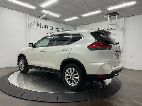 Used 2017 Nissan Rogue SV w/ SV Premium Package AWD/4WD image 4
