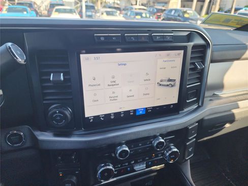 Certified 2024 Ford F250 Platinum w/ FX4 Off-Road Package image 29