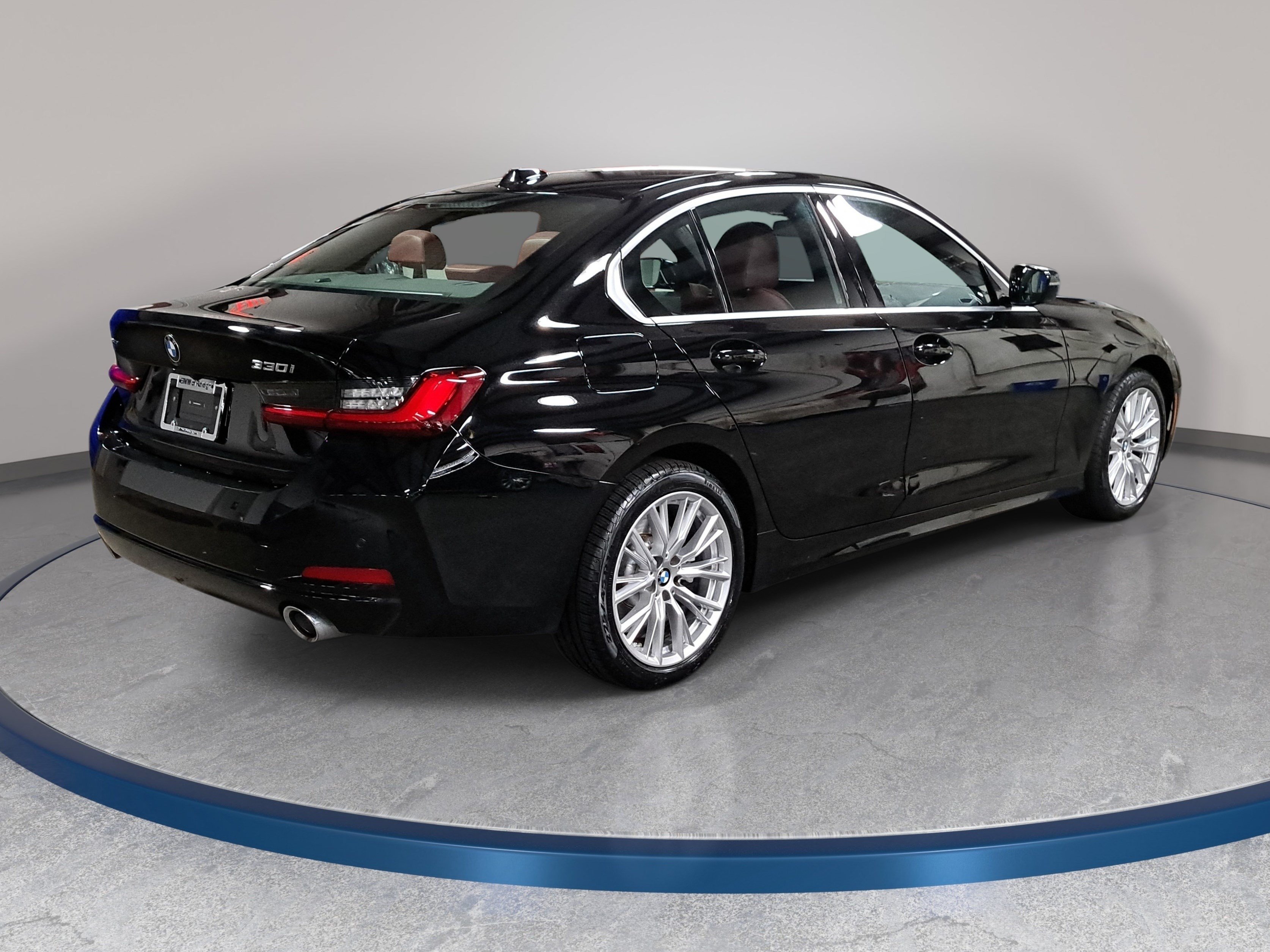 Certified 2024 BMW 330i xDrive Sedan w/ Convenience Package AWD/4WD image 6