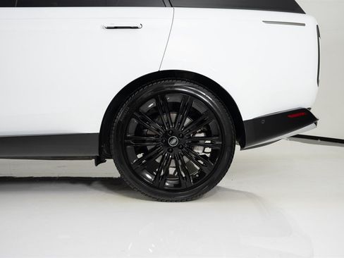 Used 2023 Land Rover Range Rover SE AWD/4WD image 10