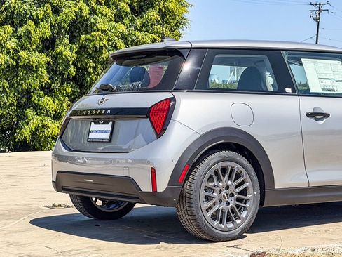 New 2026 MINI Cooper 2-Door Hardtop FWD image 11
