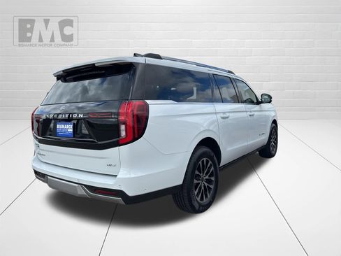 Used 2025 Ford Expedition Max Platinum AWD/4WD image 3