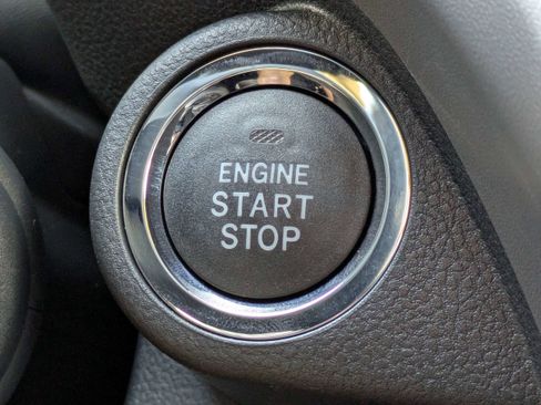 Certified 2025 Subaru Crosstrek 2.0i Premium image 28