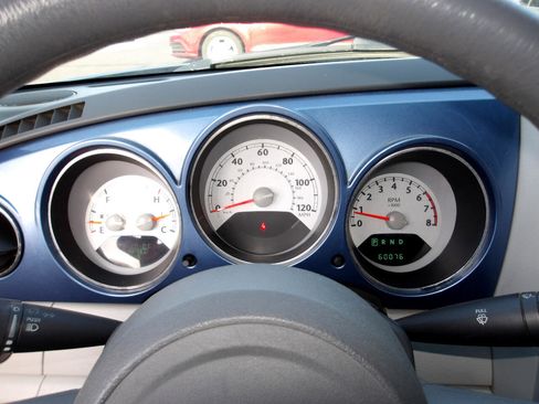 Used 2007 Chrysler PT Cruiser Convertible w/ Spring Special Group image 21