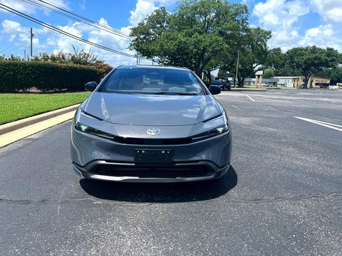 Used 2024 Toyota Prius LE image 3