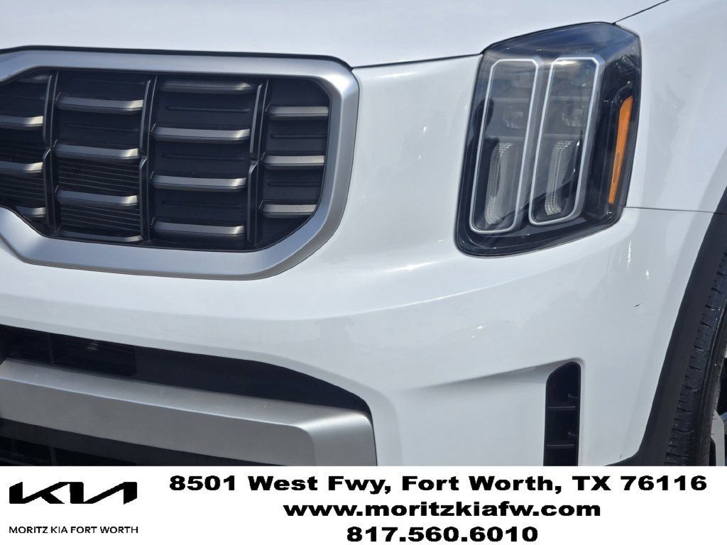 Certified 2025 Kia Telluride EX w/ EX Captain's Chair Package FWD image 8