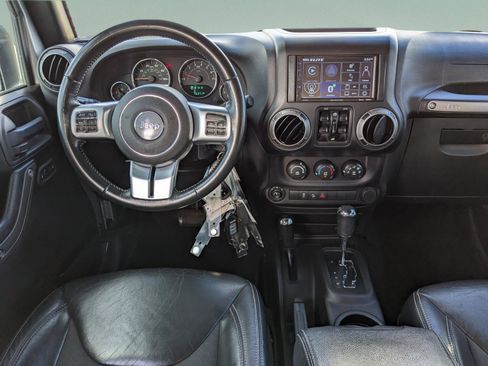 Used 2016 Jeep Wrangler Unlimited Sport image 19