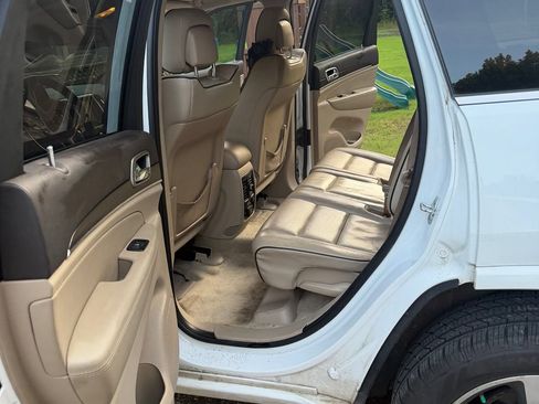 Used 2015 Jeep Grand Cherokee Overland AWD/4WD image 4
