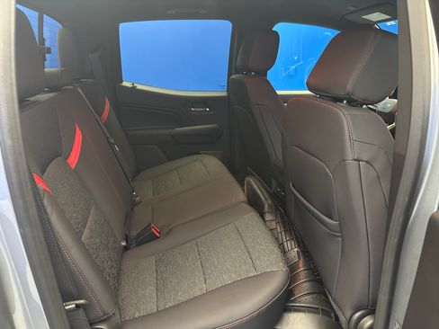 Used 2025 Chevrolet Colorado Z71 AWD/4WD image 25