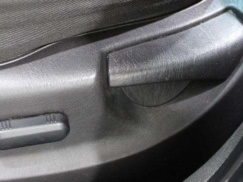 Used 2010 Ford Escape XLT image 4