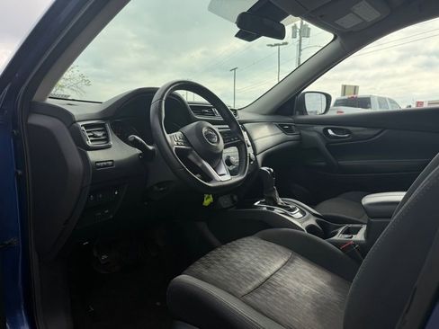 Used 2019 Nissan Rogue S w/ Special Edition Package FWD image 9