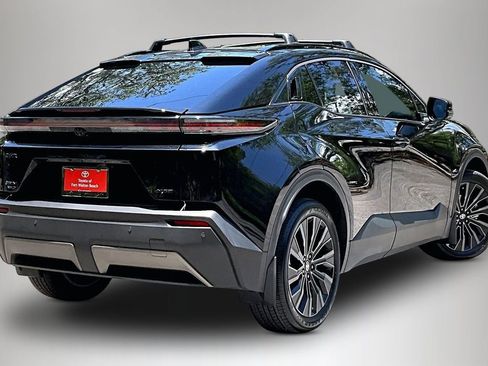 Used 2026 Toyota C-HR AWD/4WD image 5