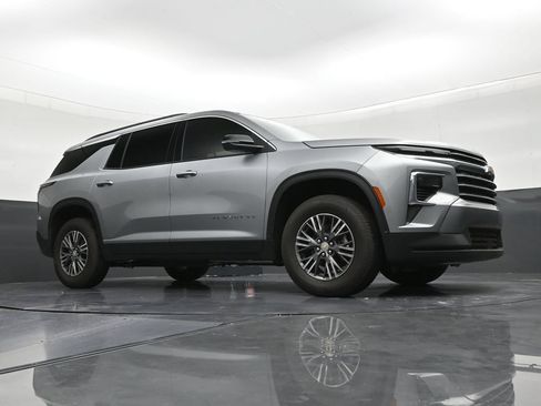 Used 2026 Chevrolet Traverse LT FWD image 26