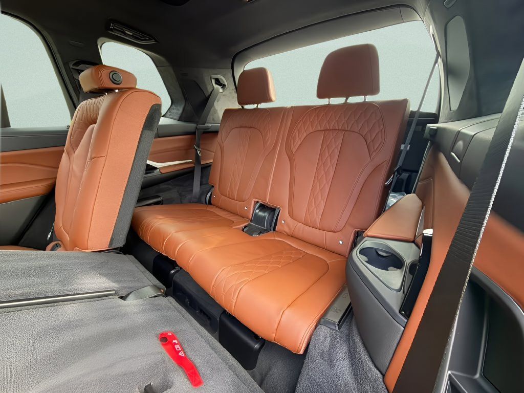 New 2027 BMW X7 M60i AWD/4WD image 24