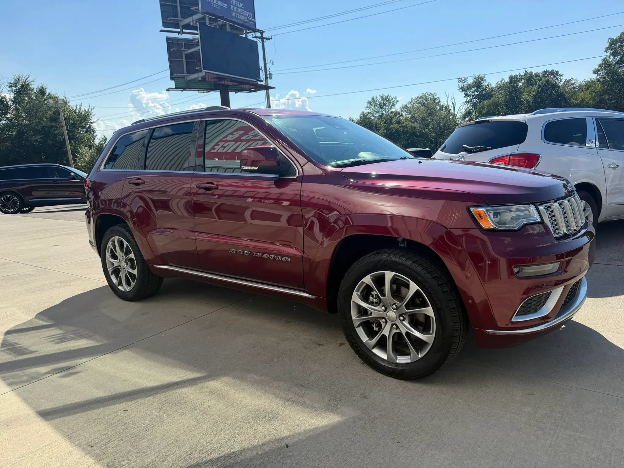 Used 2021 Jeep Grand Cherokee Summit w/ Platinum Series Group AWD/4WD image 28