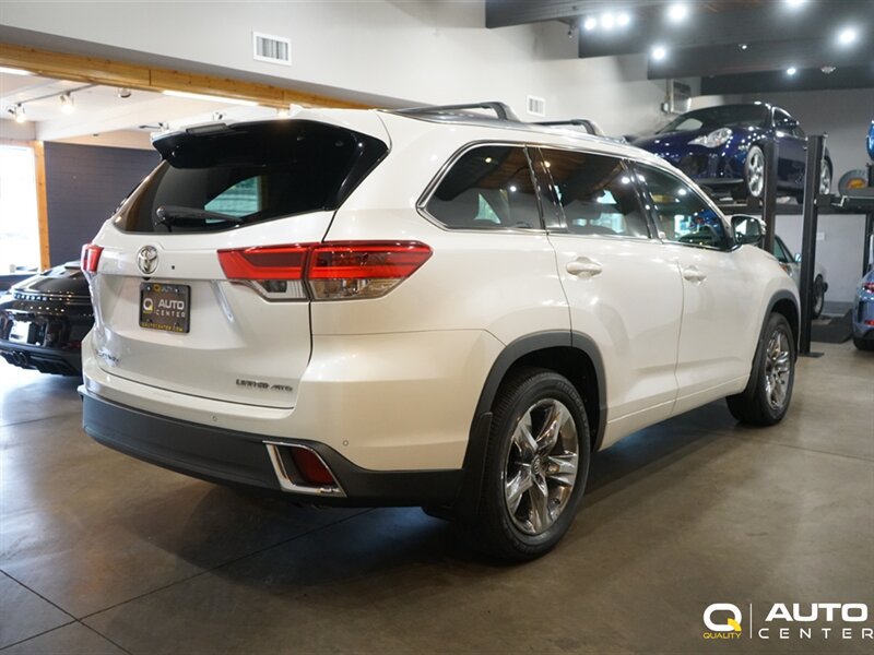 Used 2018 Toyota Highlander Limited Platinum AWD/4WD image 4