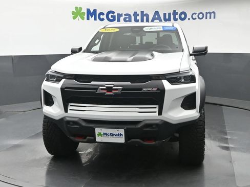 Used 2025 Chevrolet Colorado ZR2 w/ Technology Package AWD/4WD image 24