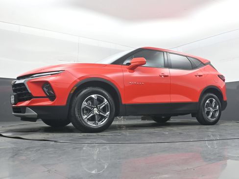 Used 2025 Chevrolet Blazer LT AWD/4WD image 26