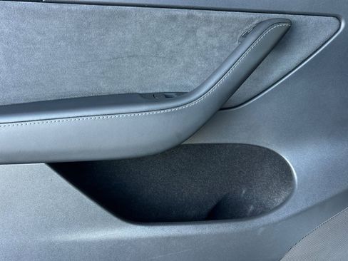 Used 2023 Tesla Model Y Long Range image 12