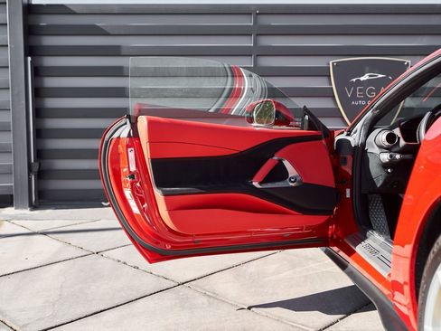 Used 2018 Ferrari 812 Superfast image 32