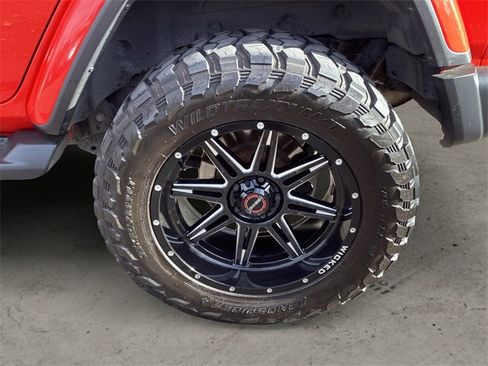 Used 2020 Jeep Wrangler Unlimited Sahara w/ Uconnect 4C Nav & Sound Group image 14