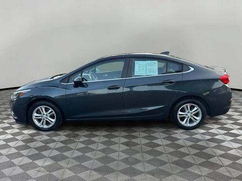 Used 2018 Chevrolet Cruze LT FWD image 8