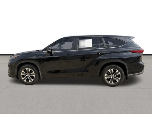 Used 2023 Toyota Highlander XLE FWD image 8