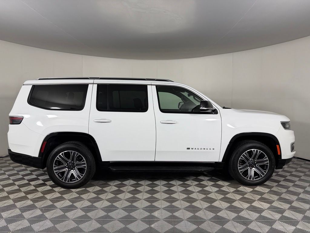Used 2025 Jeep Wagoneer Series II AWD/4WD image 5