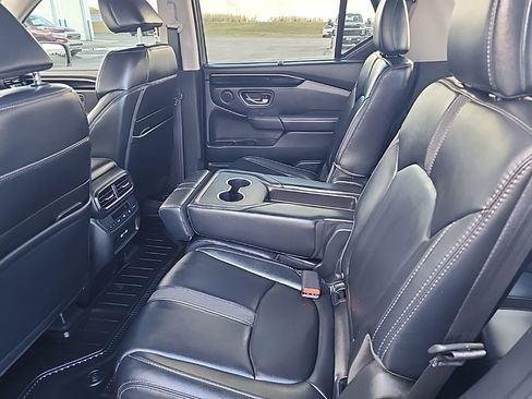 Used 2023 Honda Pilot Touring image 17
