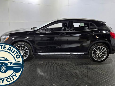 Used 2019 Mercedes-Benz GLA 250 GLA 250 image 4